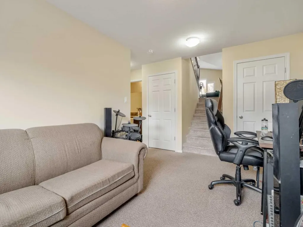 825 Silkstone Close W Lethbridge AB T1J 5C6