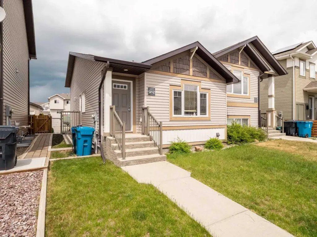 825 Silkstone Close W Lethbridge AB T1J 5C6