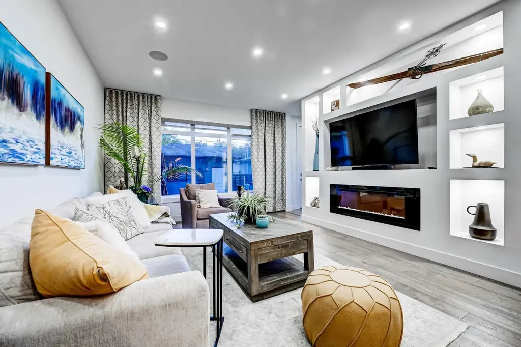 619 36 Street SW Calgary AB T3C 1R1