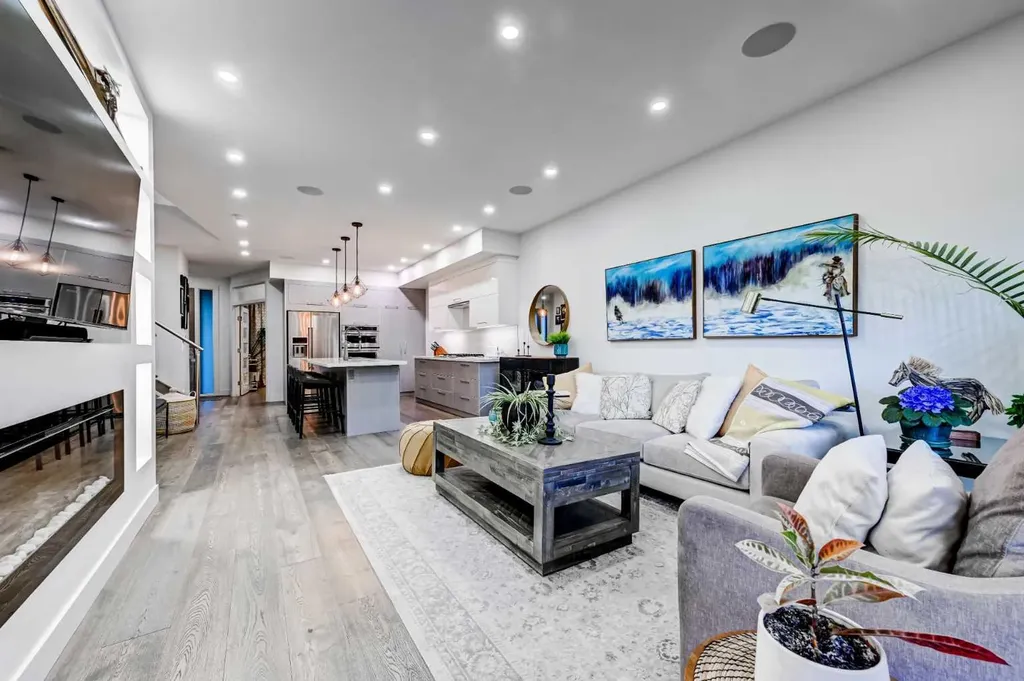 619 36 Street SW Calgary AB T3C 1R1