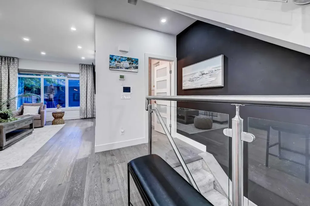 619 36 Street SW Calgary AB T3C 1R1