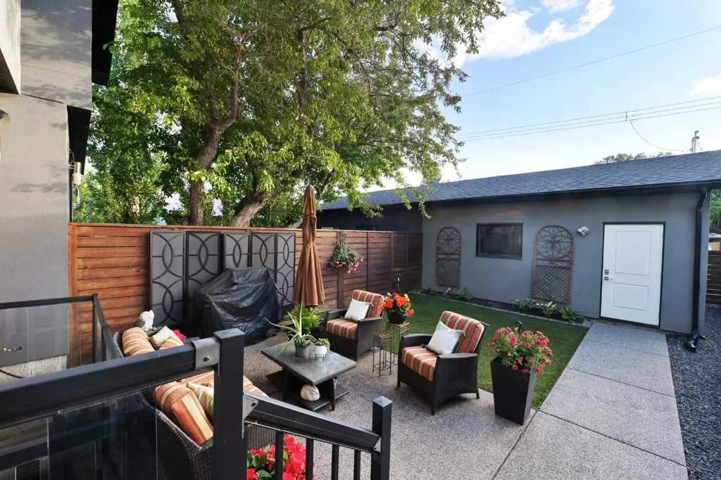 619 36 Street SW Calgary AB T3C 1R1