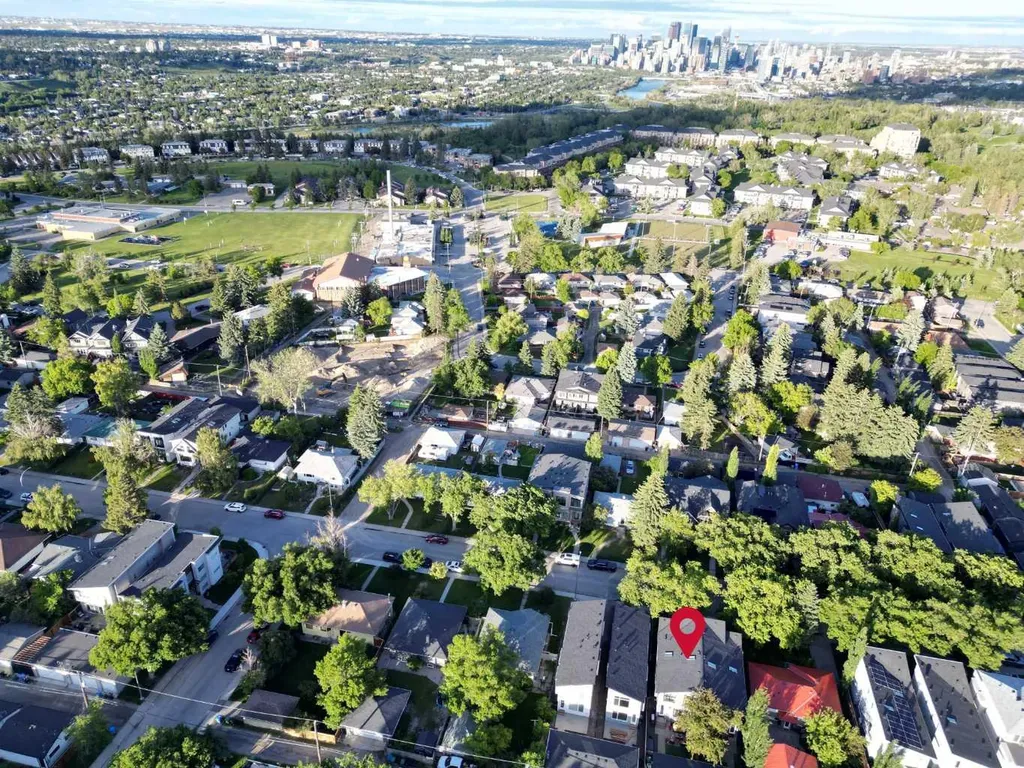 619 36 Street SW Calgary AB T3C 1R1
