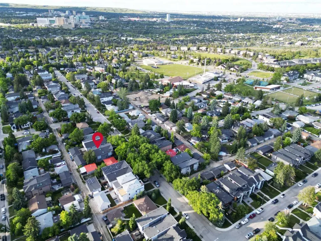 619 36 Street SW Calgary AB T3C 1R1