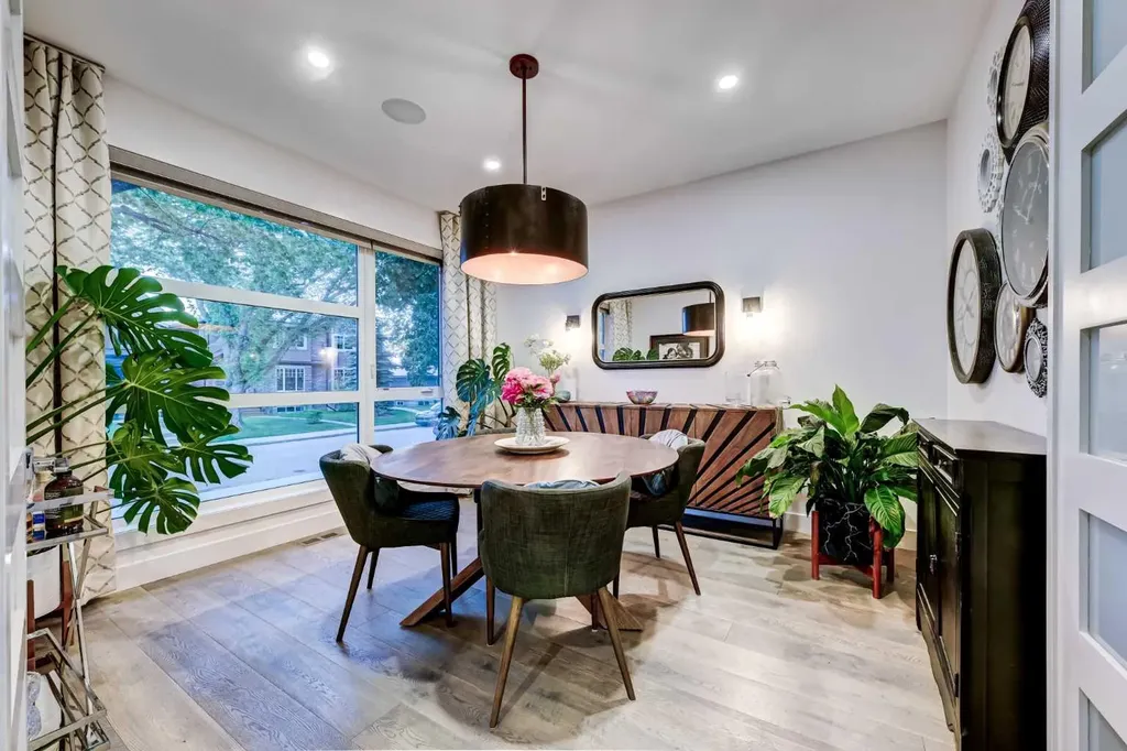619 36 Street SW Calgary AB T3C 1R1