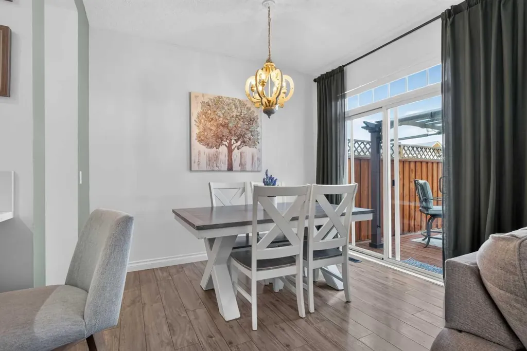 96 Evansdale Way NW Calgary AB T3P 0C1