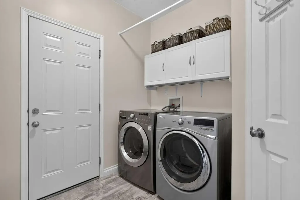 96 Evansdale Way NW Calgary AB T3P 0C1