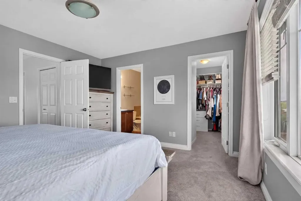96 Evansdale Way NW Calgary AB T3P 0C1