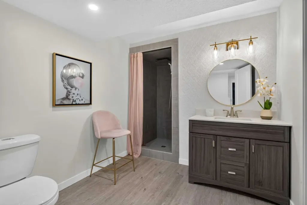 96 Evansdale Way NW Calgary AB T3P 0C1