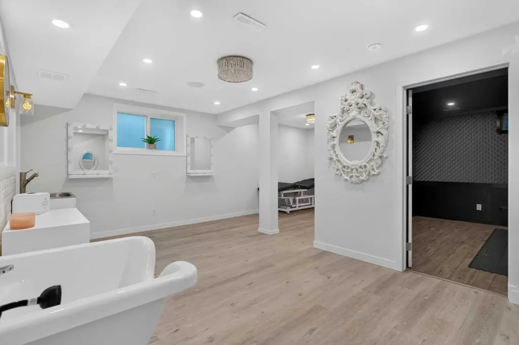 96 Evansdale Way NW Calgary AB T3P 0C1