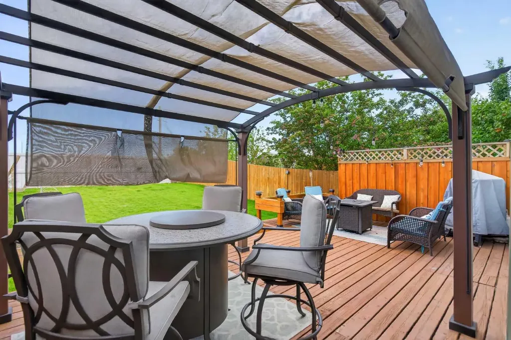 96 Evansdale Way NW Calgary AB T3P 0C1