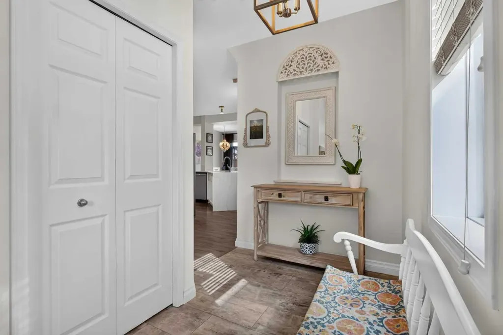 96 Evansdale Way NW Calgary AB T3P 0C1