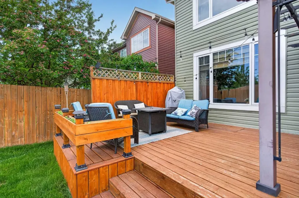 96 Evansdale Way NW Calgary AB T3P 0C1