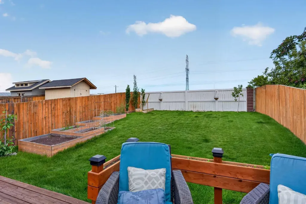 96 Evansdale Way NW Calgary AB T3P 0C1