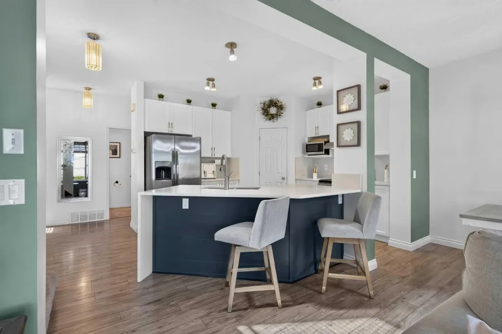 96 Evansdale Way NW Calgary AB T3P 0C1