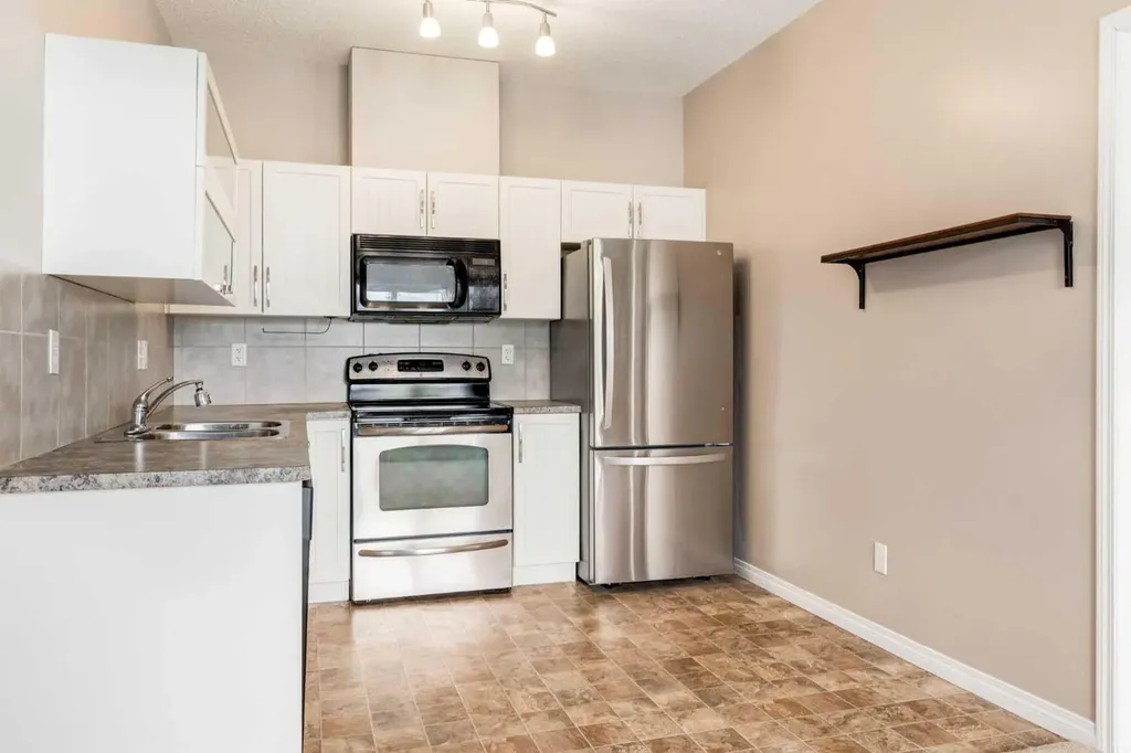 1727 54 Street SE Calgary AB T2A 1B7