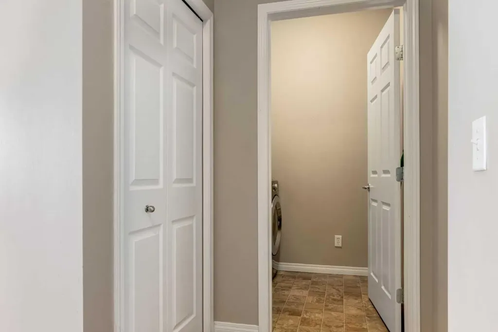 1727 54 Street SE Calgary AB T2A 1B7