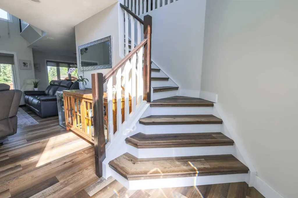 6506 59 Street Rocky Mountain House AB T4T 1N7