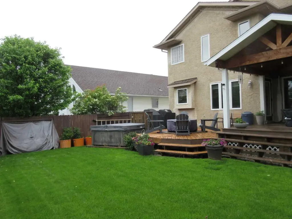 6506 59 Street Rocky Mountain House AB T4T 1N7