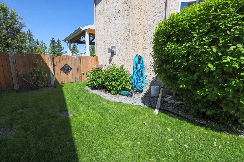 6506 59 Street Rocky Mountain House AB T4T 1N7