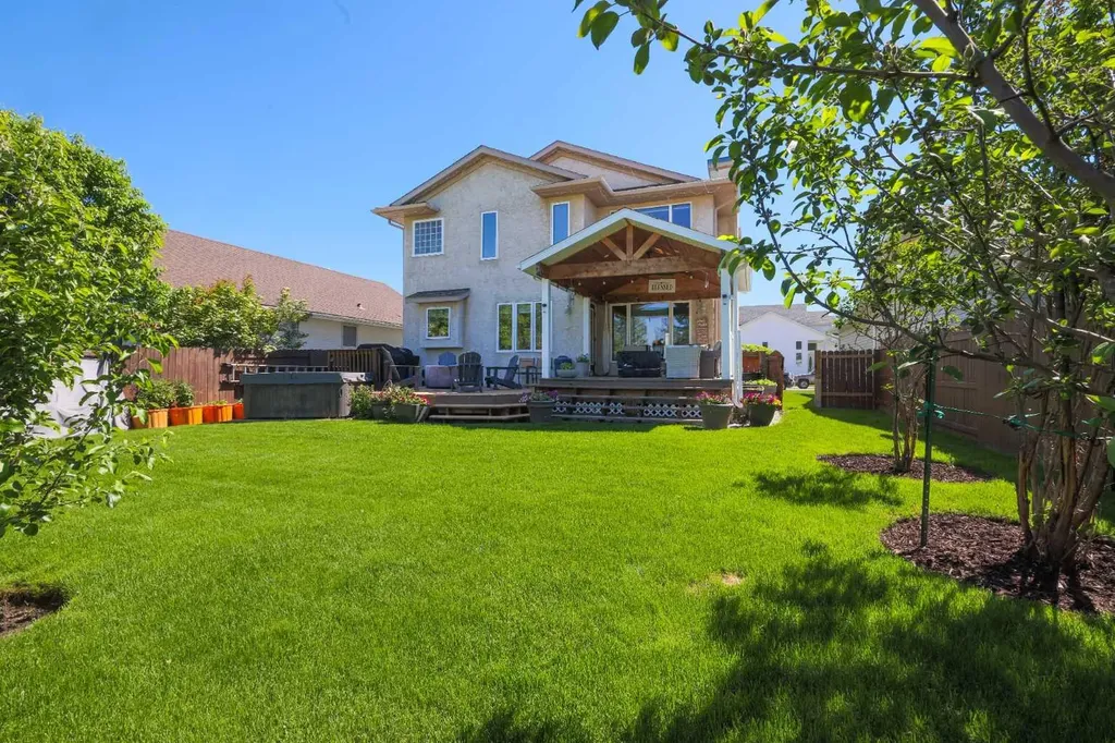 6506 59 Street Rocky Mountain House AB T4T 1N7
