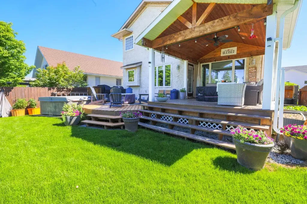 6506 59 Street Rocky Mountain House AB T4T 1N7