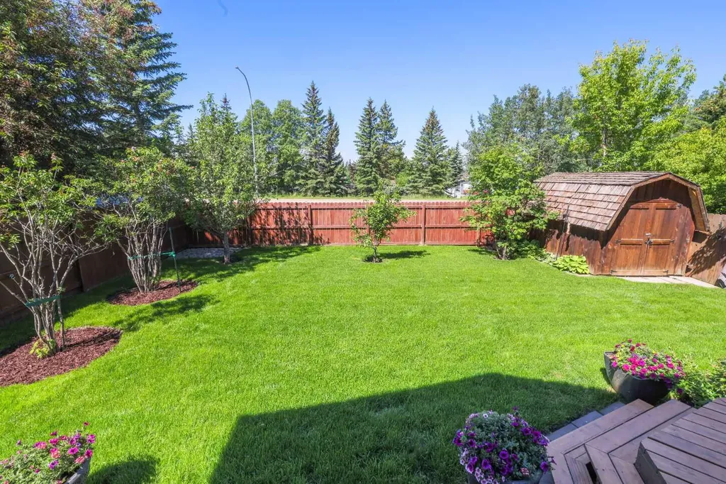 6506 59 Street Rocky Mountain House AB T4T 1N7