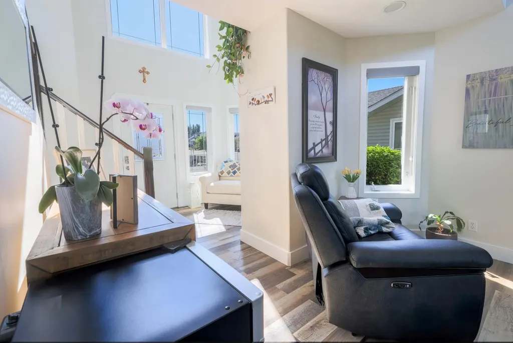6506 59 Street Rocky Mountain House AB T4T 1N7