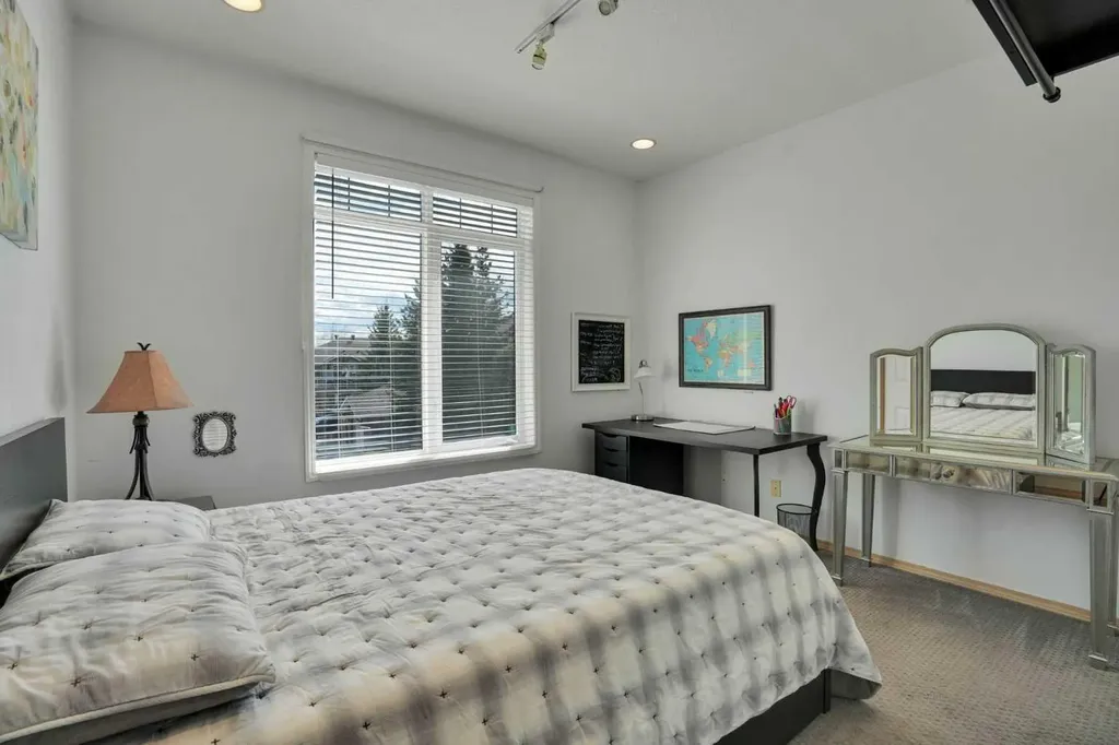6 Discovery Woods Villas SW Calgary AB T3H 5A6