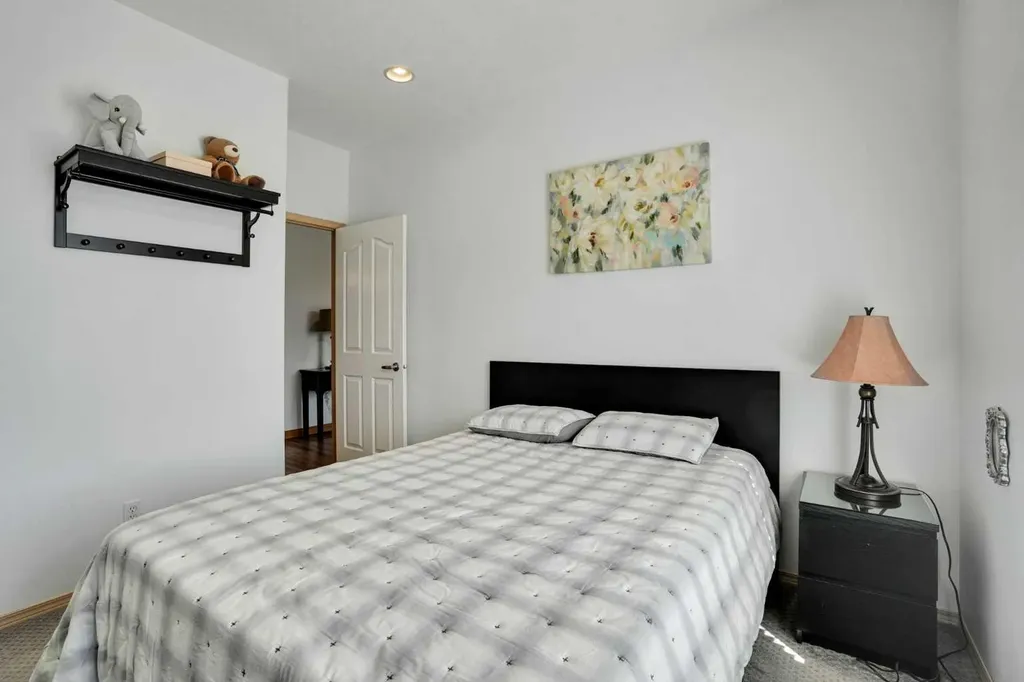 6 Discovery Woods Villas SW Calgary AB T3H 5A6