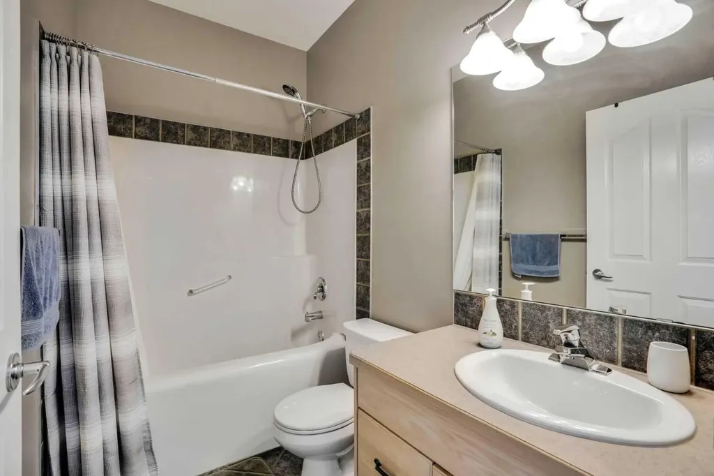 6 Discovery Woods Villas SW Calgary AB T3H 5A6