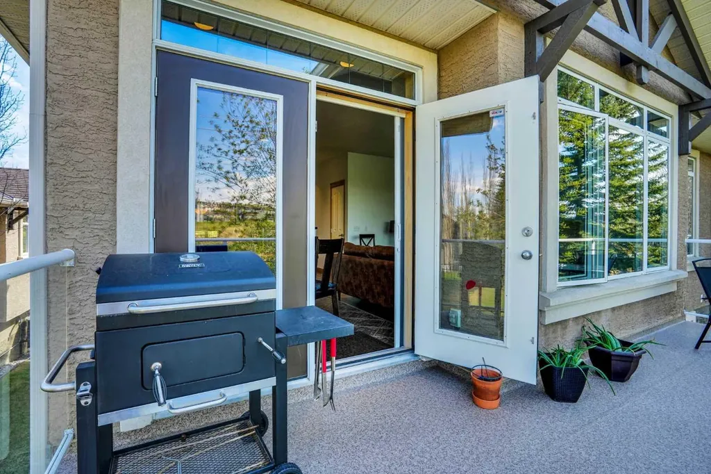 6 Discovery Woods Villas SW Calgary AB T3H 5A6