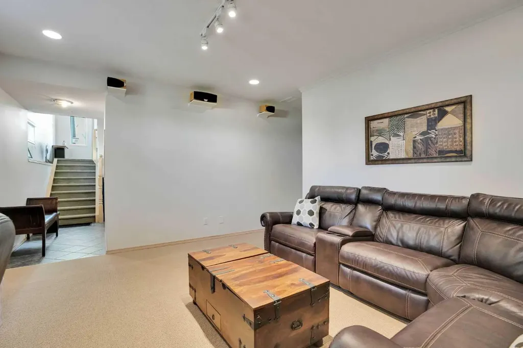 6 Discovery Woods Villas SW Calgary AB T3H 5A6