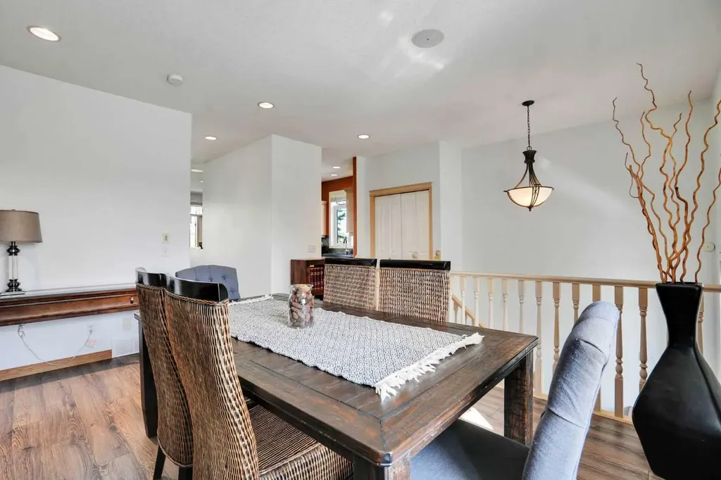 6 Discovery Woods Villas SW Calgary AB T3H 5A6
