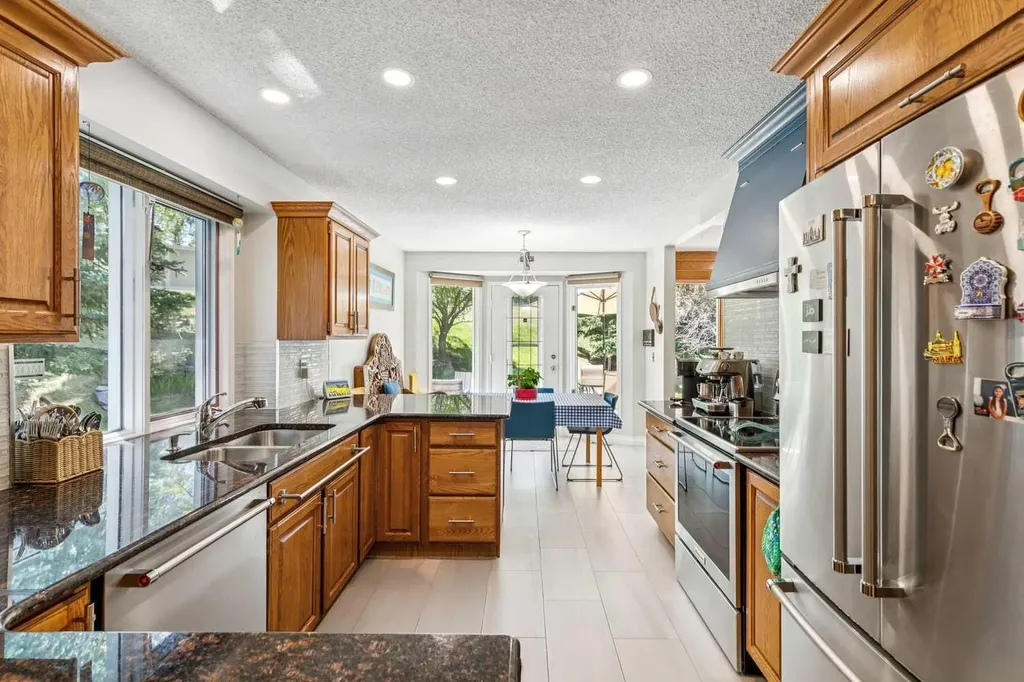 131 Shawnee Manor SW Calgary AB T2Y1W7