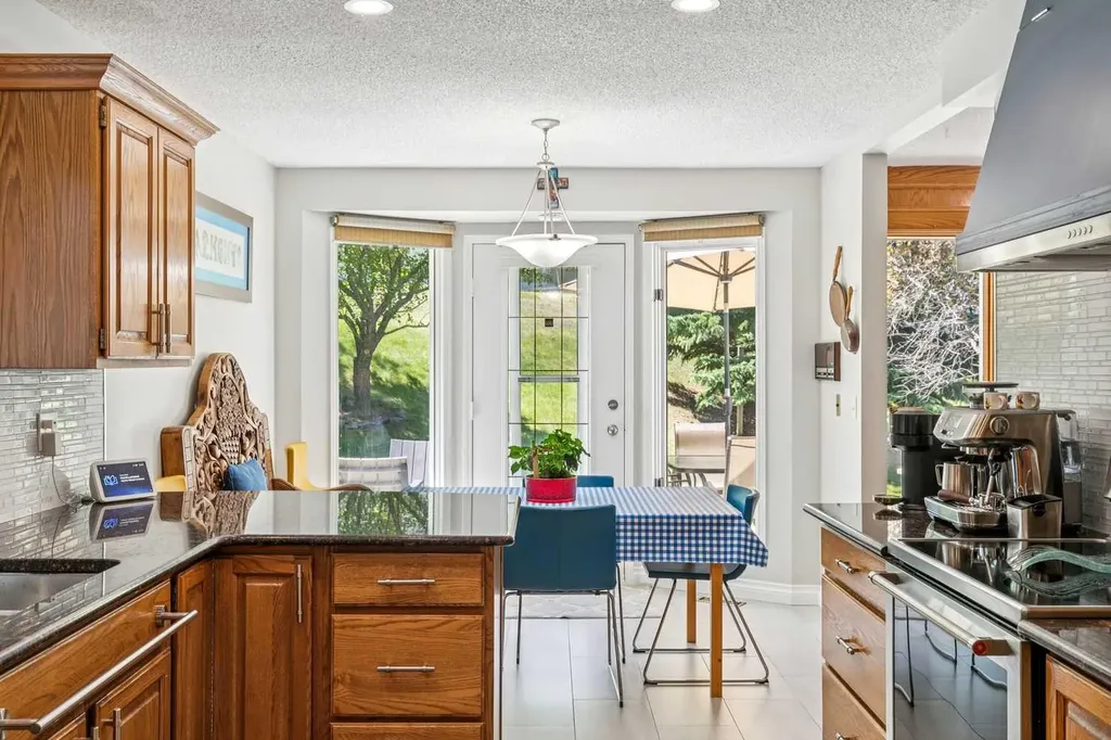 131 Shawnee Manor SW Calgary AB T2Y1W7