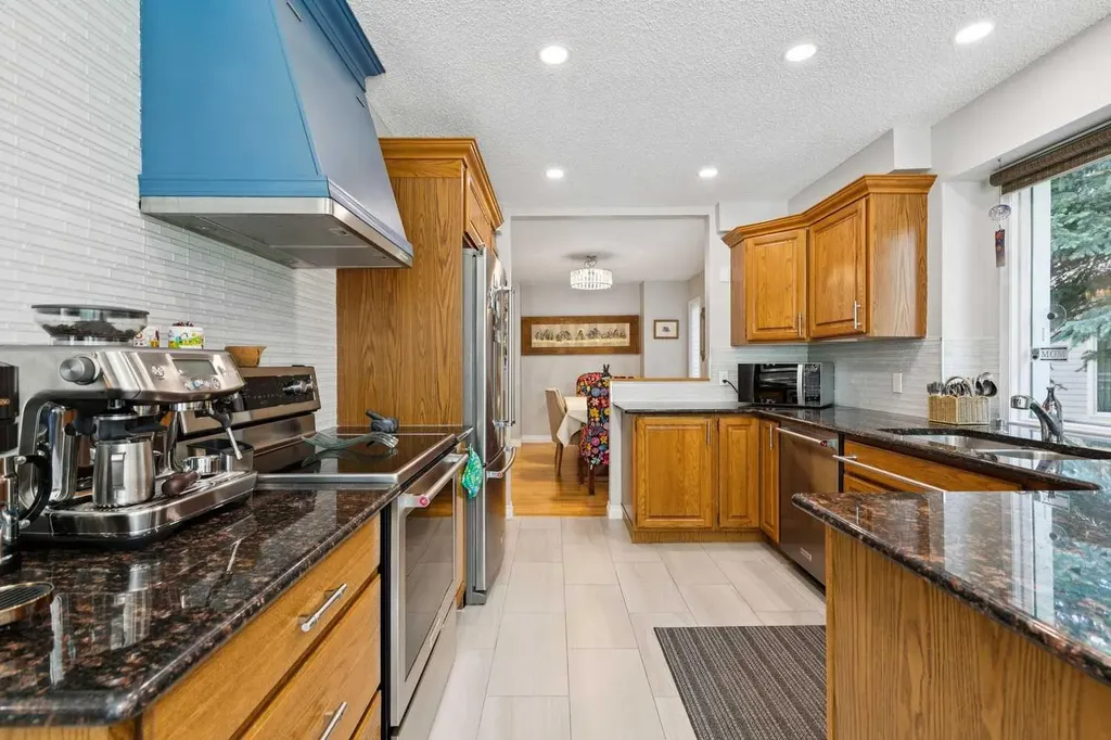 131 Shawnee Manor SW Calgary AB T2Y1W7