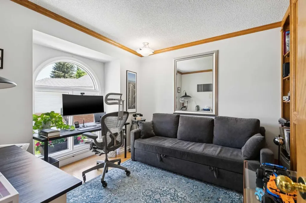 131 Shawnee Manor SW Calgary AB T2Y1W7