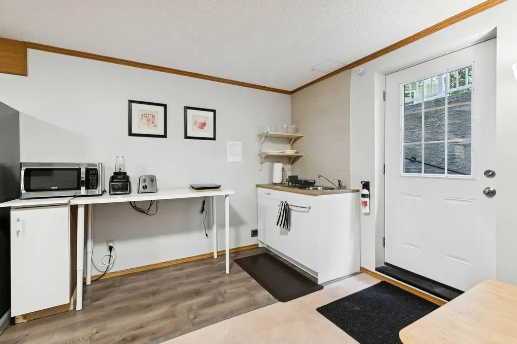 131 Shawnee Manor SW Calgary AB T2Y1W7