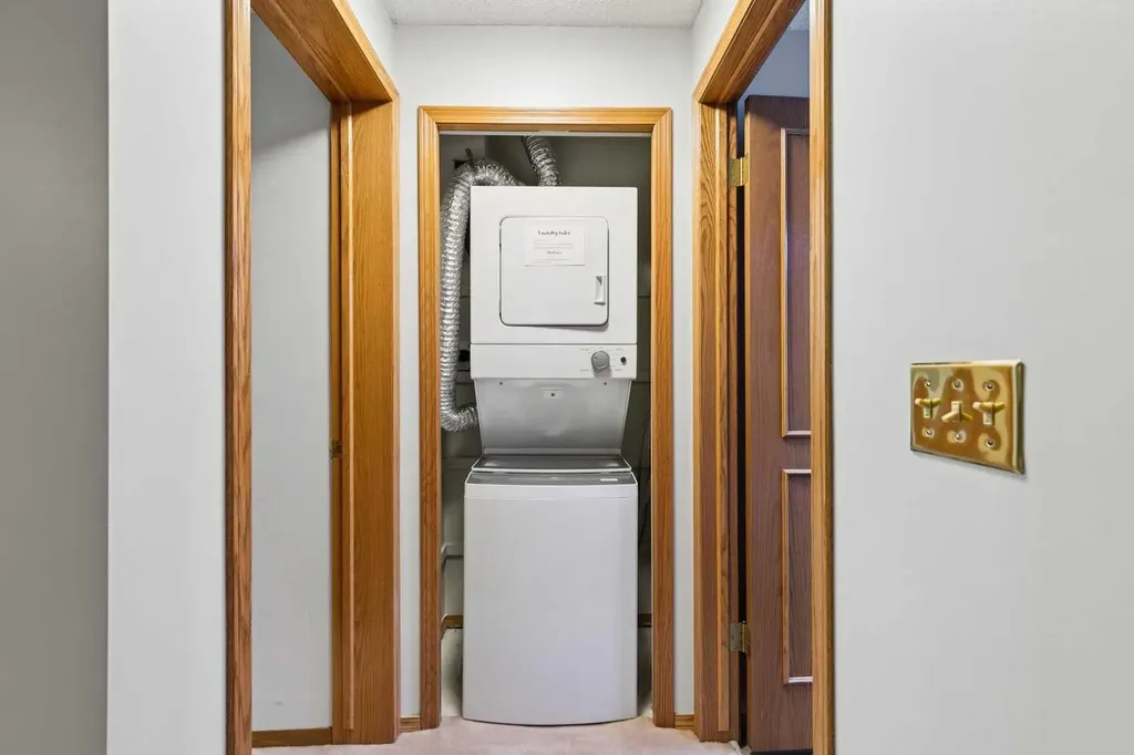 131 Shawnee Manor SW Calgary AB T2Y1W7