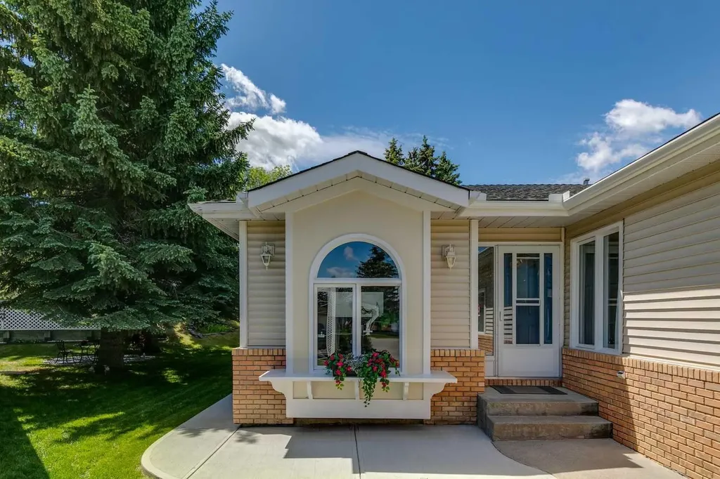131 Shawnee Manor SW Calgary AB T2Y1W7