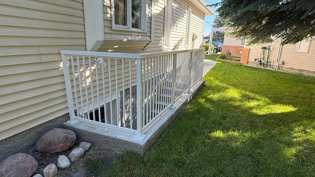 131 Shawnee Manor SW Calgary AB T2Y1W7