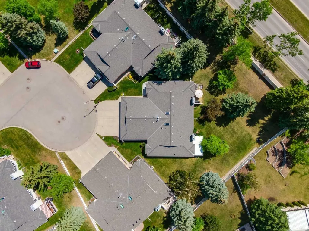 131 Shawnee Manor SW Calgary AB T2Y1W7