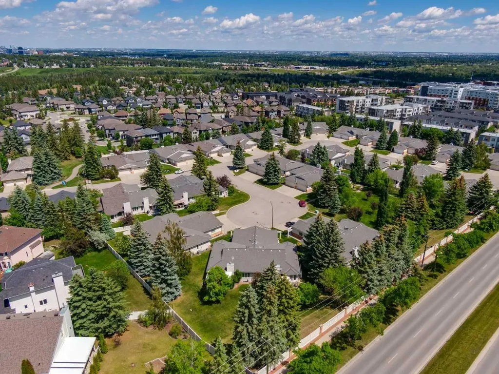 131 Shawnee Manor SW Calgary AB T2Y1W7