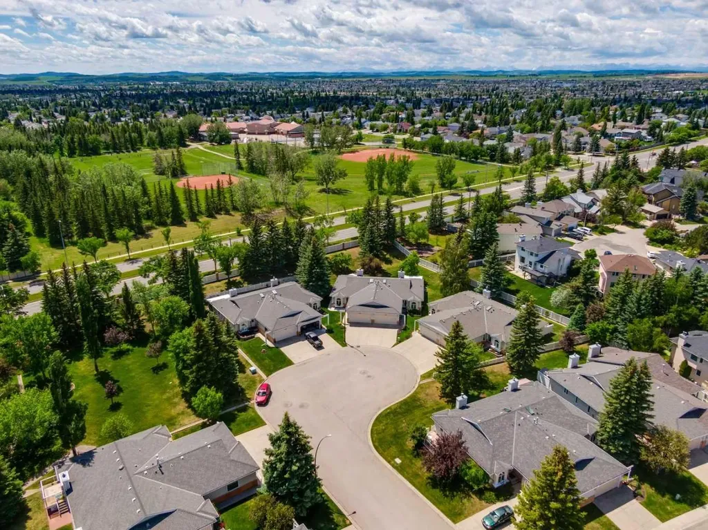 131 Shawnee Manor SW Calgary AB T2Y1W7
