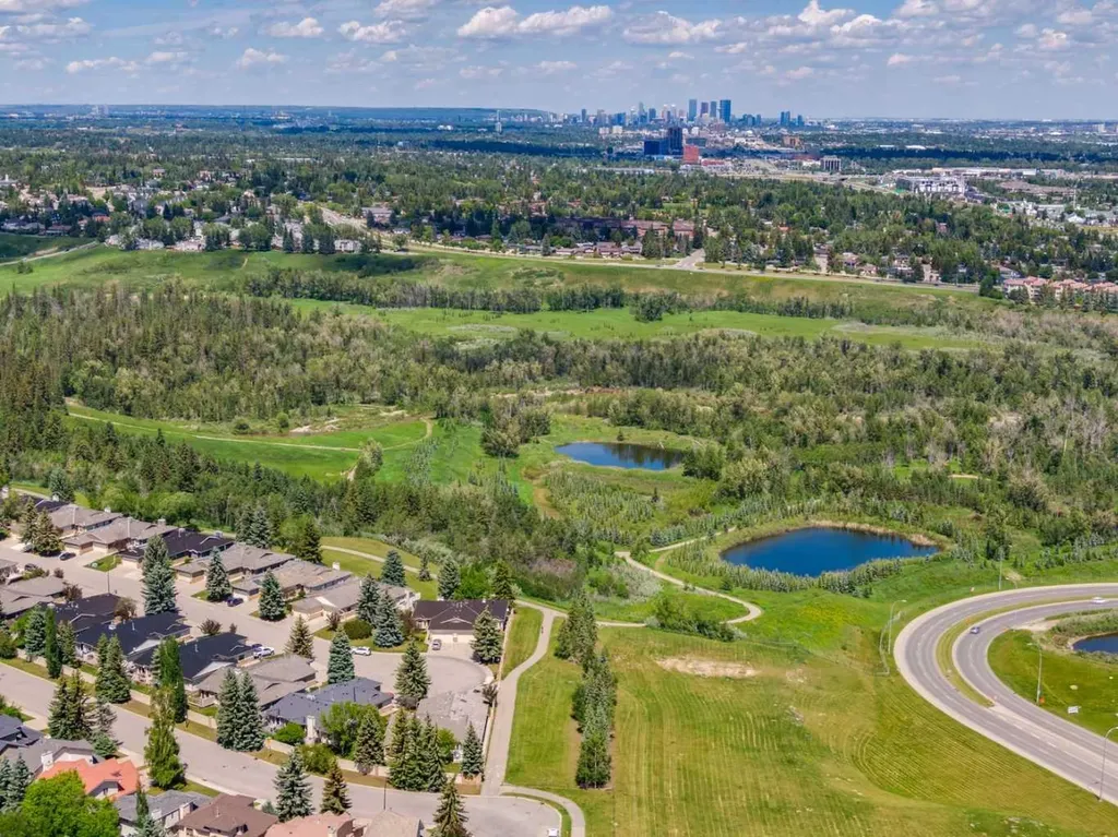 131 Shawnee Manor SW Calgary AB T2Y1W7