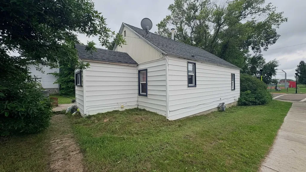 602 5 Avenue Wainwright AB T9W 1G2