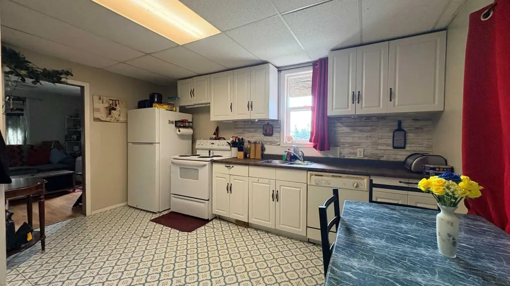 602 5 Avenue Wainwright AB T9W 1G2