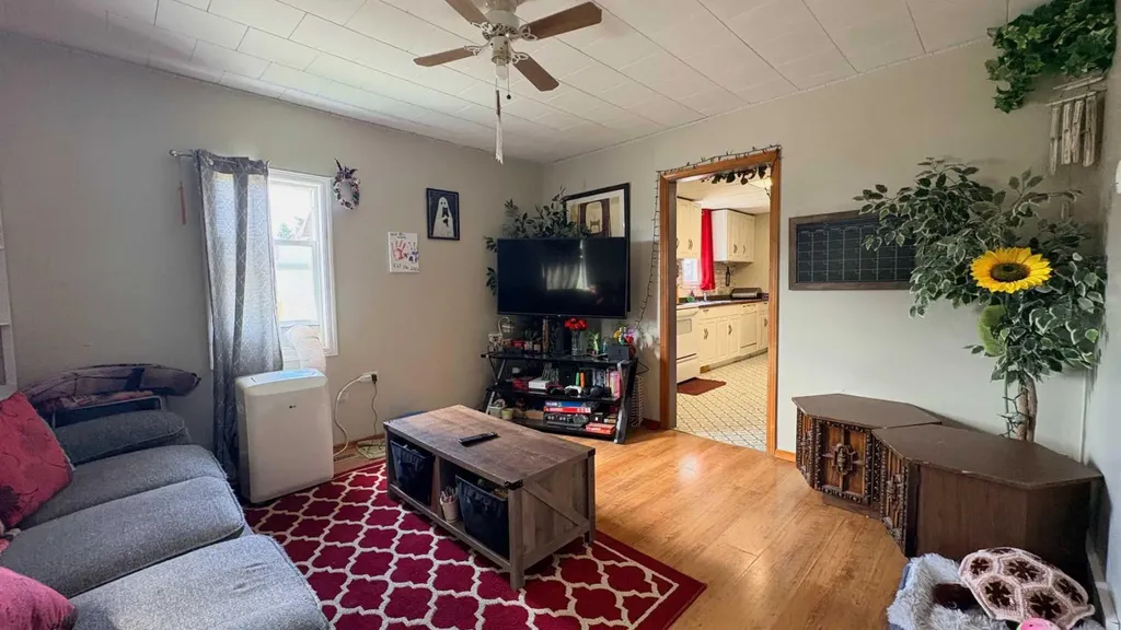 602 5 Avenue Wainwright AB T9W 1G2