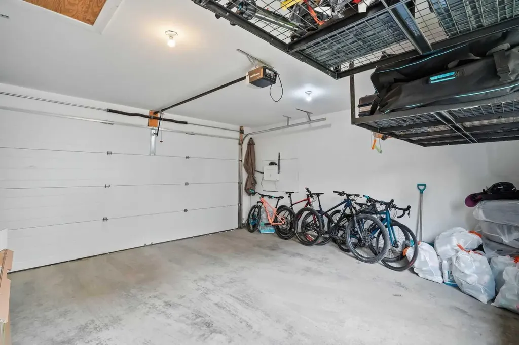 425 23 Avenue NE Calgary AB T2E1W1